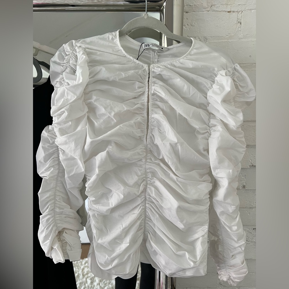 Zara White long sleeve rutched blouse